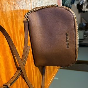 Micheal kors crossbody